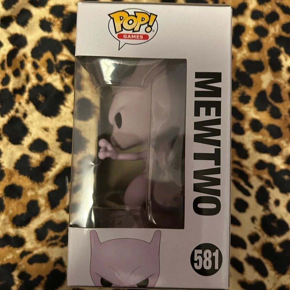 Mewtwo Funko Pop! No. 581 - Picture 5 of 6